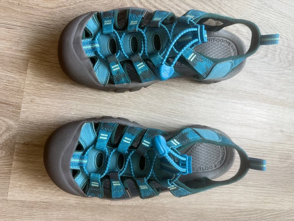 Keen Womens Newport H2 Tie Dye Strappy Sandals, Womens size 7, closed toe